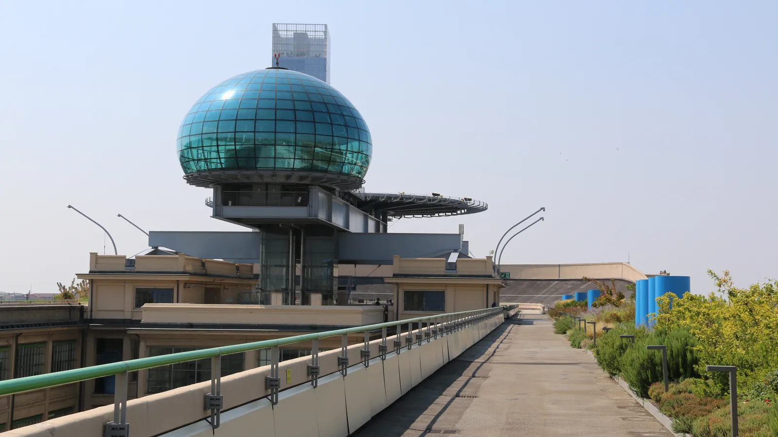 La Bolla e la pista sul tetto del Lingotto, simbolo del quartiere di Torino